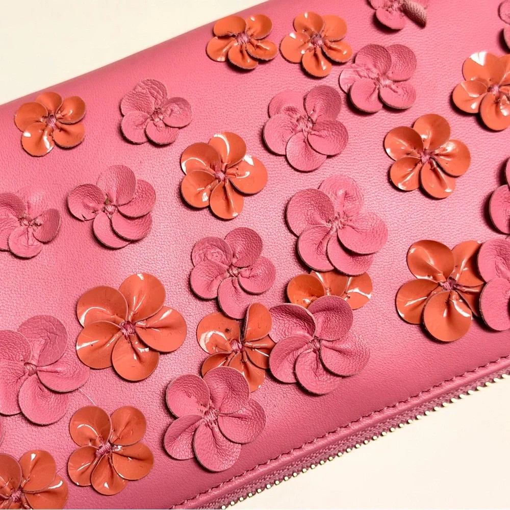 Valentino Garavani Floral Appliqué Wallet - Picture 9 of 16